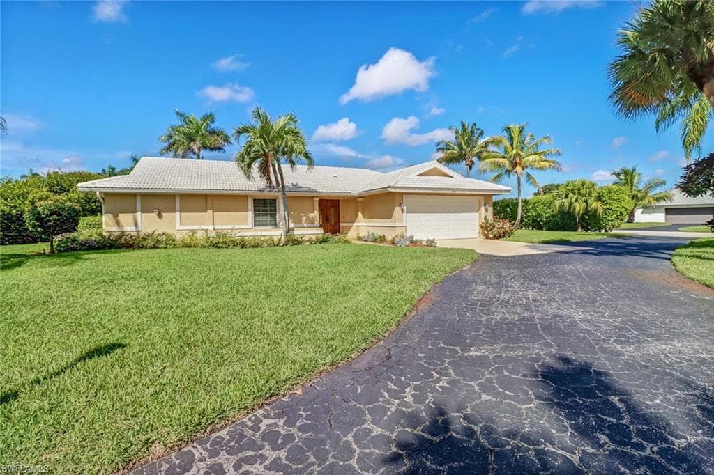 550 Forest Hills BLVD NAPLES, FL 34113
