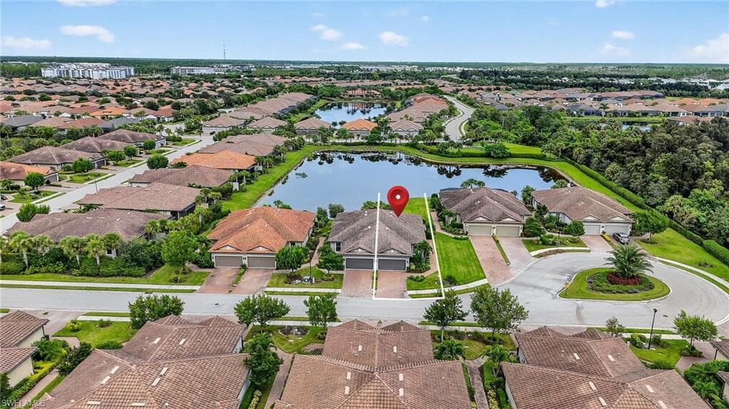 8021 Calle Canovas CT NAPLES, FL 34114