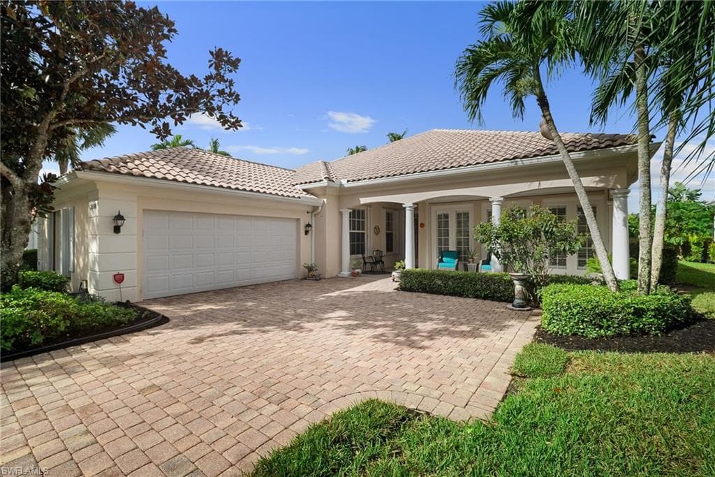 2888 Hatteras WAY NAPLES, FL 34119