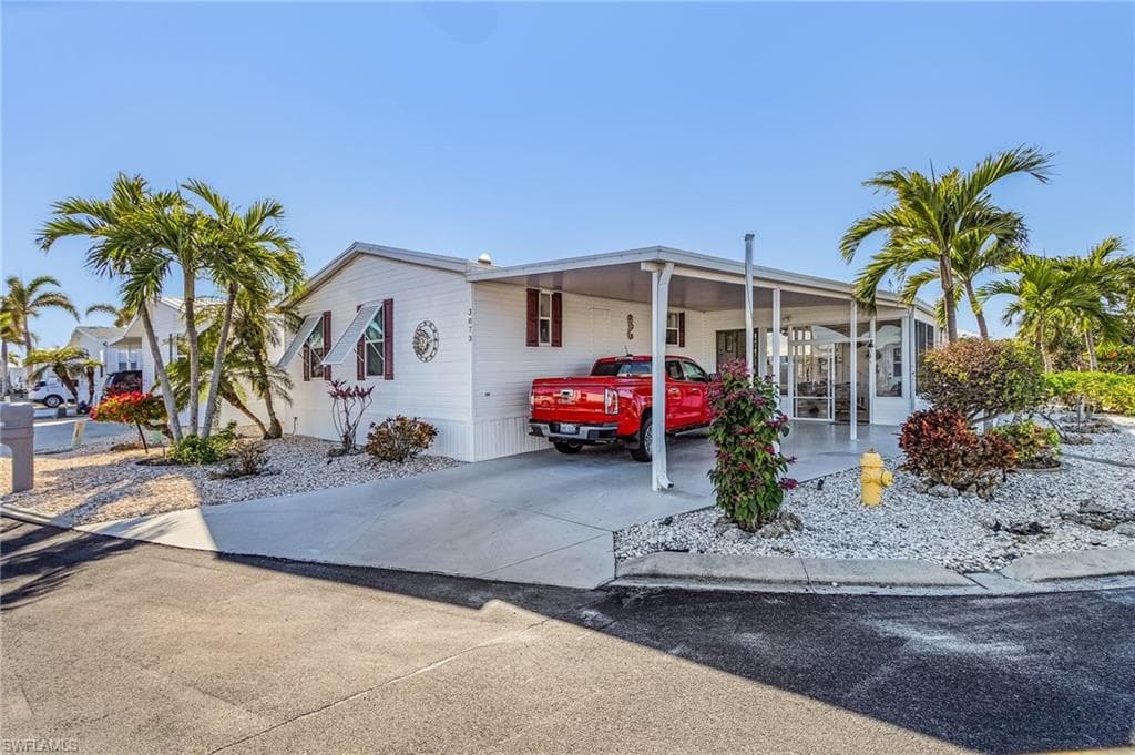 3073 Sloop LN ST. JAMES CITY, FL 33956