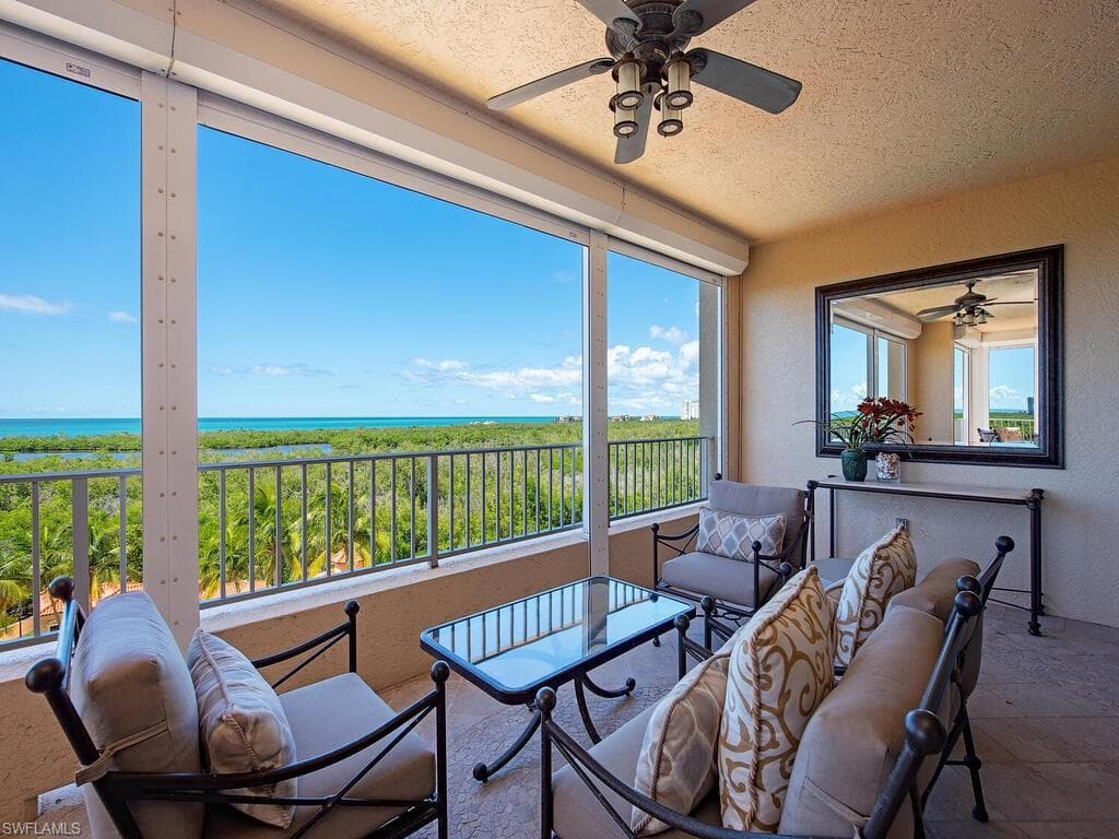 6597 Nicholas BLVD 803 NAPLES, FL 34108