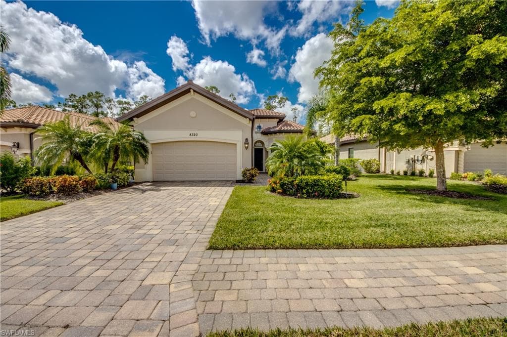 8320 Adelio LN FORT MYERS, FL 33912