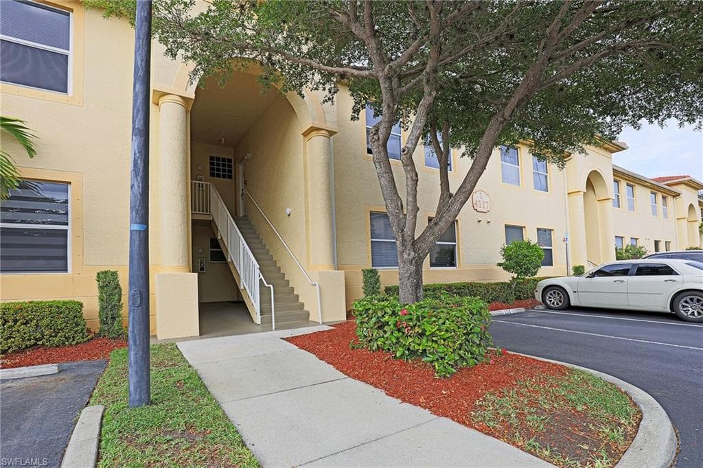 4117 Bellasol CIR 121 FORT MYERS, FL 33916