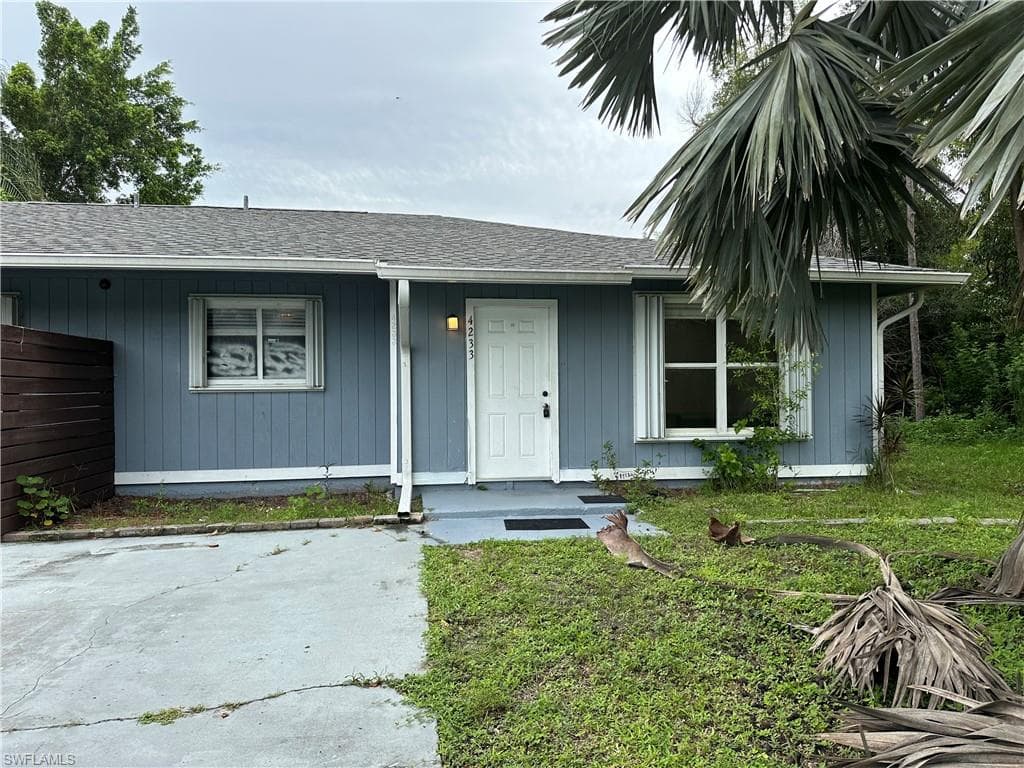 4233 Pine Drop LN NORTH FORT MYERS, FL 33917