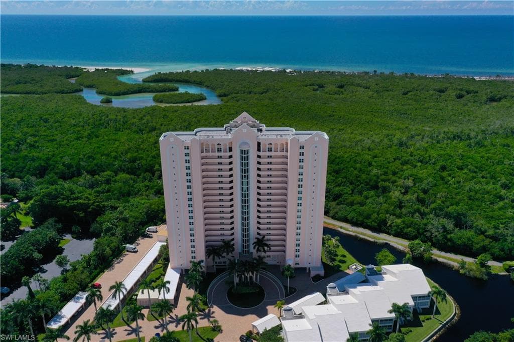 6101 Pelican Bay BLVD 201 NAPLES, FL 34108