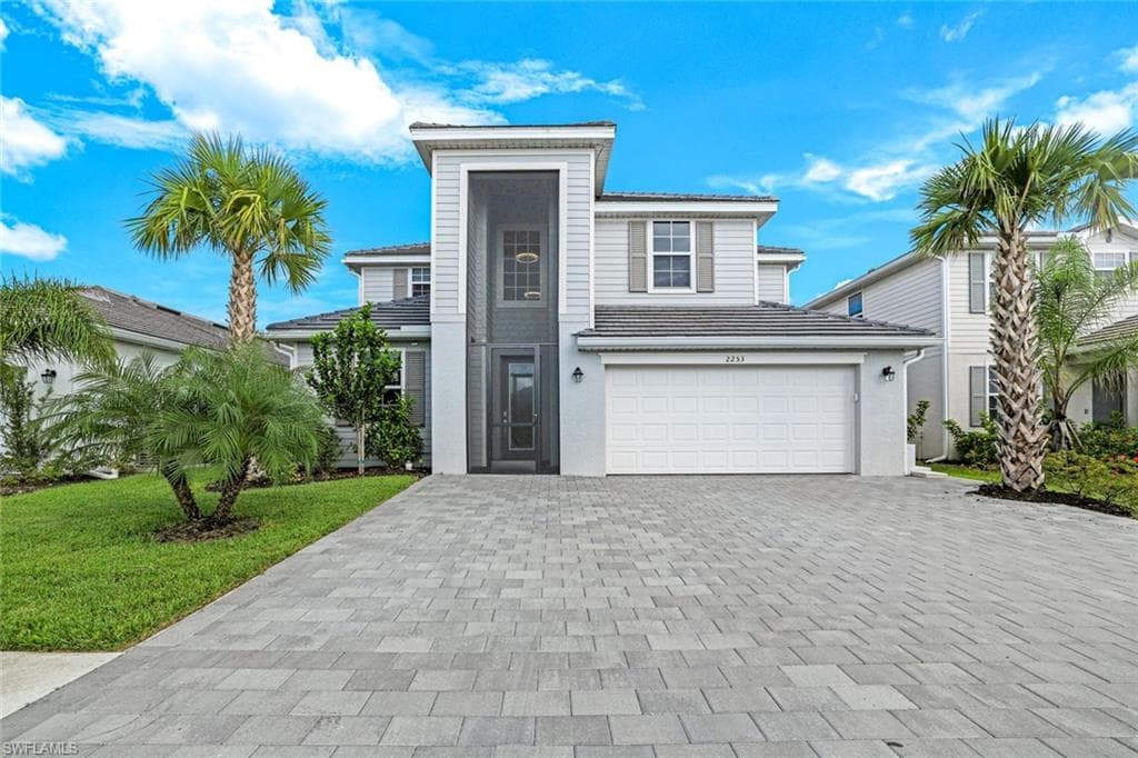 2253 Avocado LN NAPLES, FL 34120