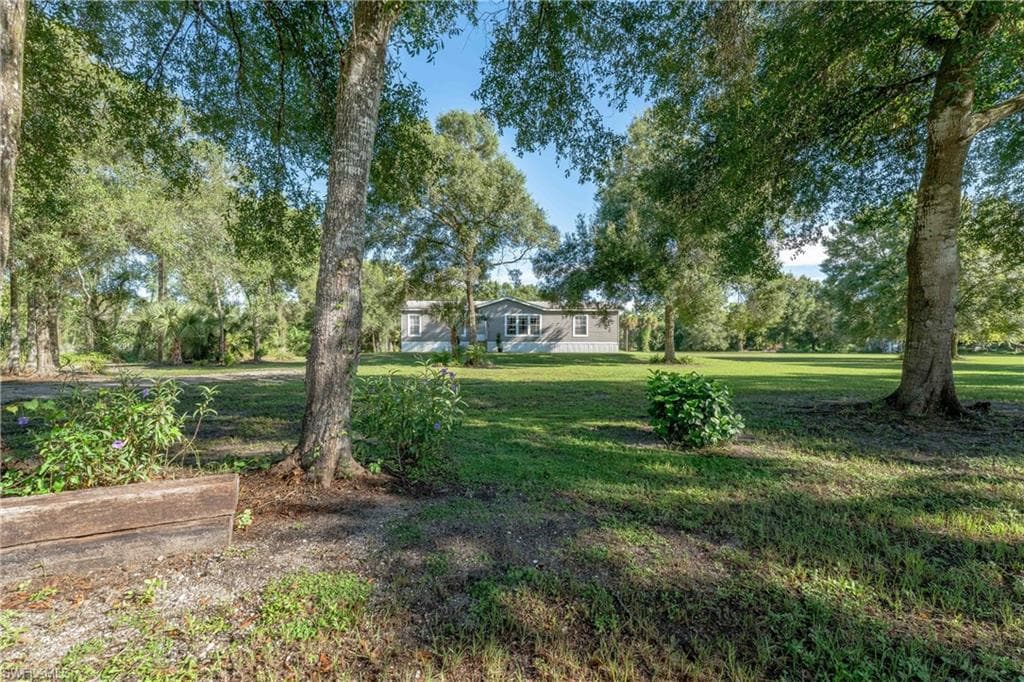 1910 Evans RD LABELLE, FL 33935