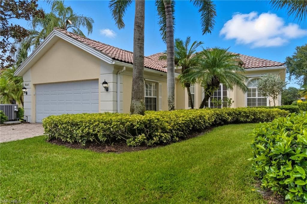 5925 Bermuda LN NAPLES, FL 34119