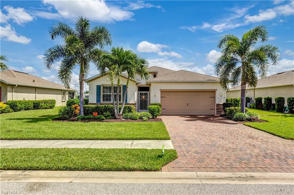 3150 Amadora CIR CAPE CORAL, FL 33909
