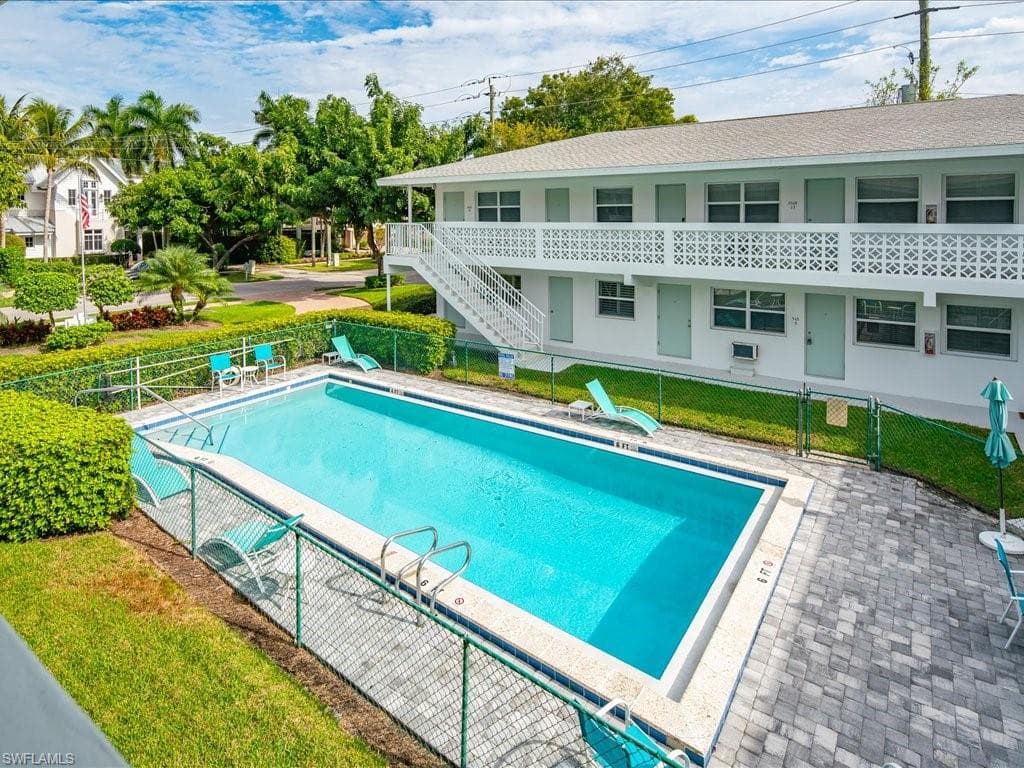 530 4th AVE S 10 NAPLES, FL 34102