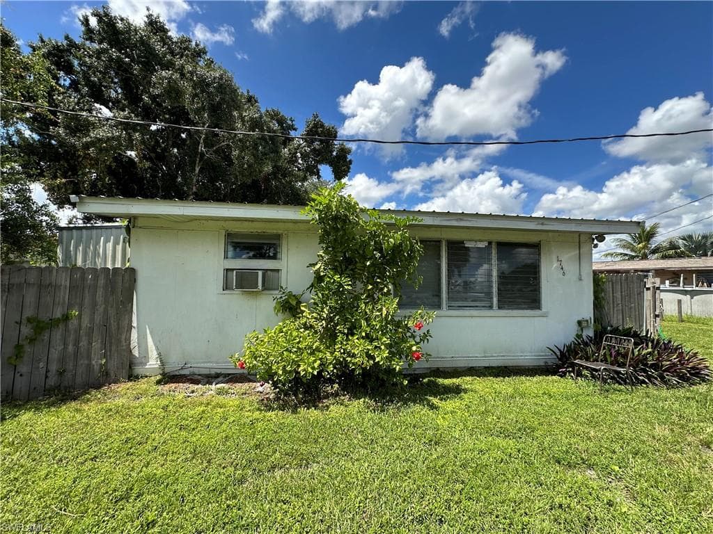 1746 Pacific AVE NORTH FORT MYERS, FL 33903