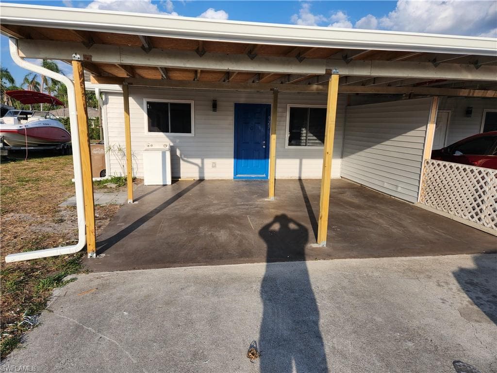 923 SE 23rd PL CAPE CORAL, FL 33990