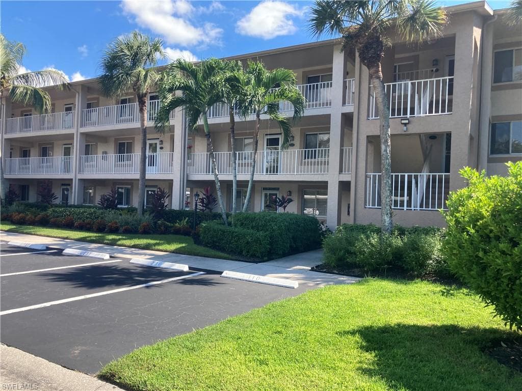 7340 Glenmoor LN 3108 NAPLES, FL 34104