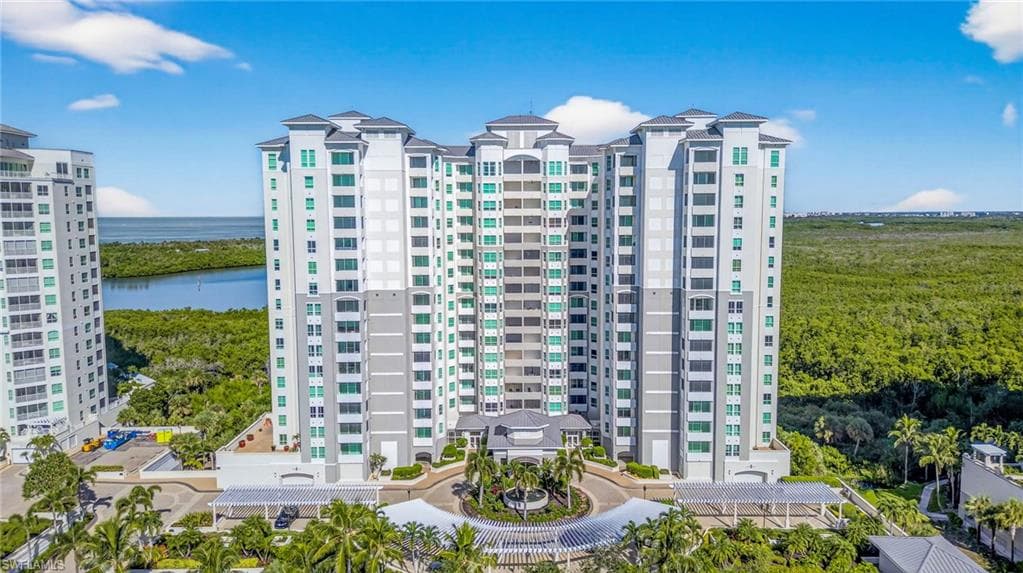 285 Grande WAY 705 NAPLES, FL 34110