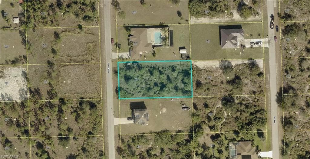 906 8th AVE LEHIGH ACRES, FL 33972