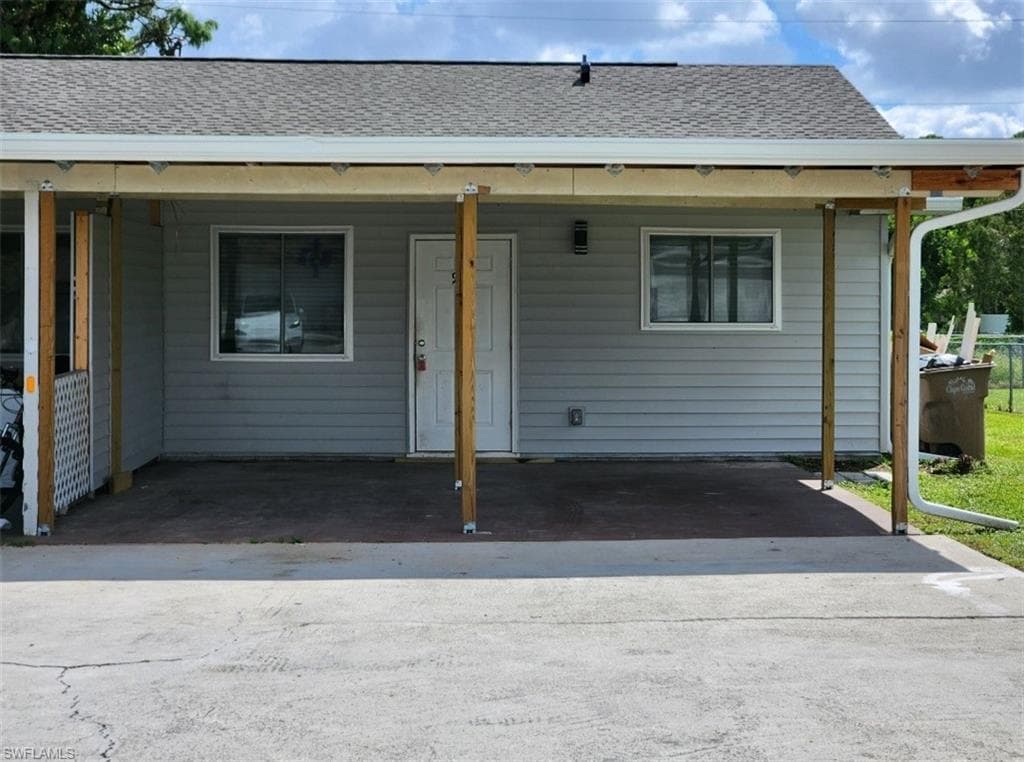 925 SE 23rd PL CAPE CORAL, FL 33990