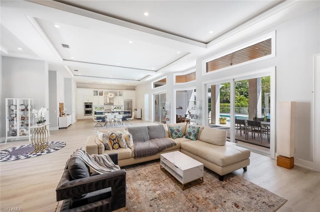 9240 The LN NAPLES, FL 34109