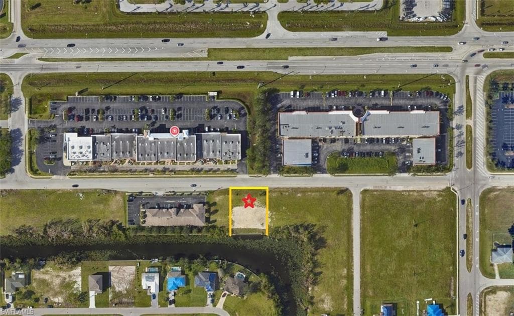 828 SW 4th ST CAPE CORAL, FL 33991
