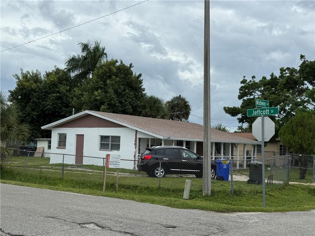 2629 Midway AVE FORT MYERS, FL 33916