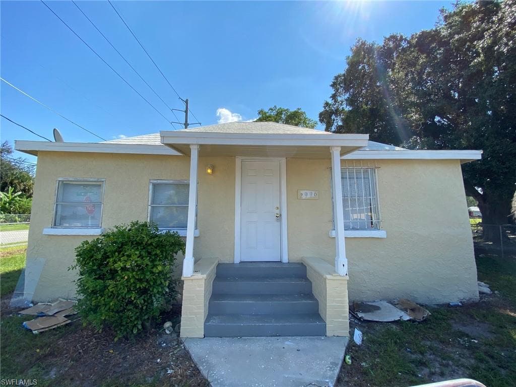 2996 Douglas AVE FORT MYERS, FL 33916