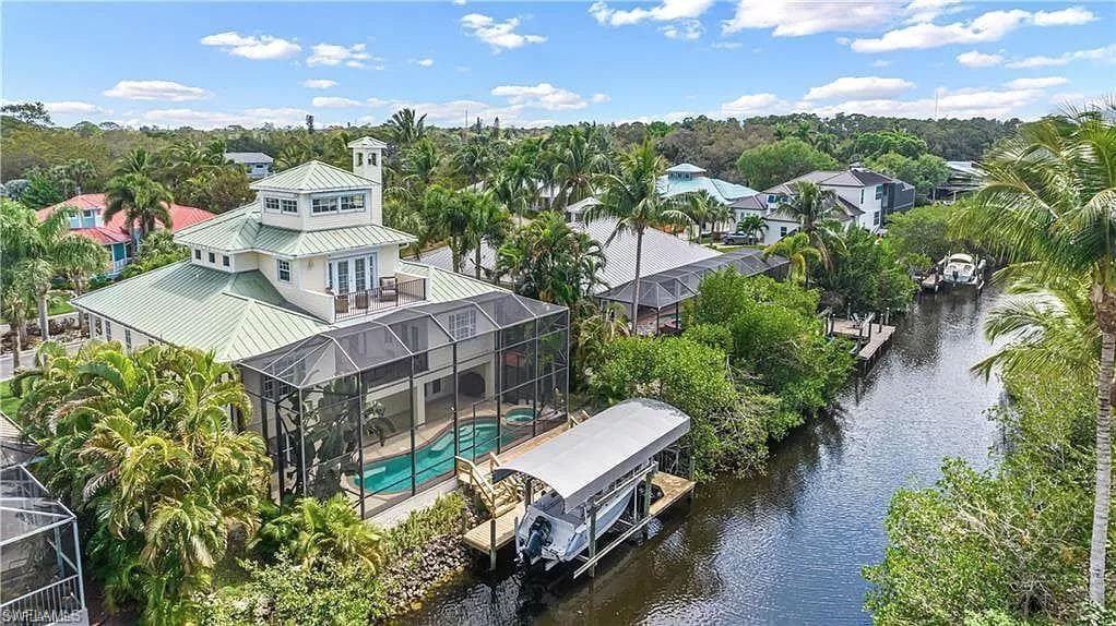 27165 Belle Rio DR BONITA SPRINGS, FL 34135