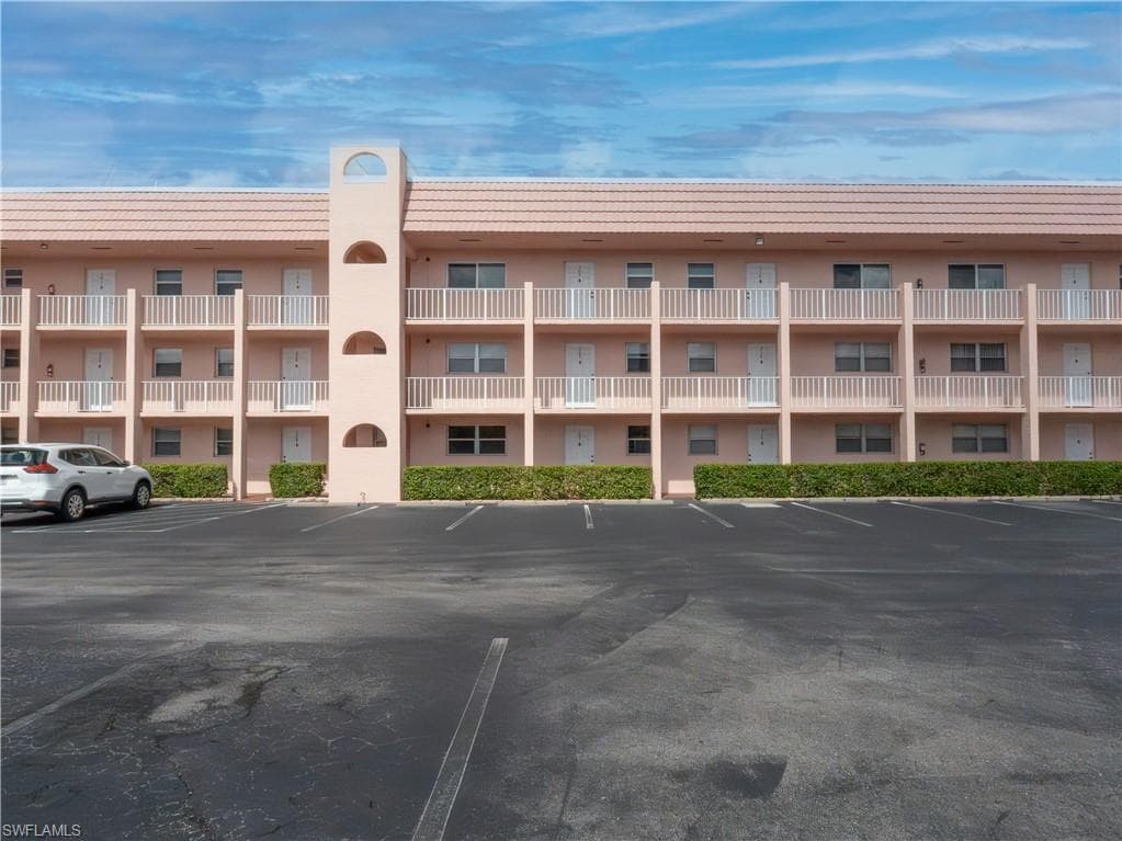180 Turtle Lake CT 209 NAPLES, FL 34105