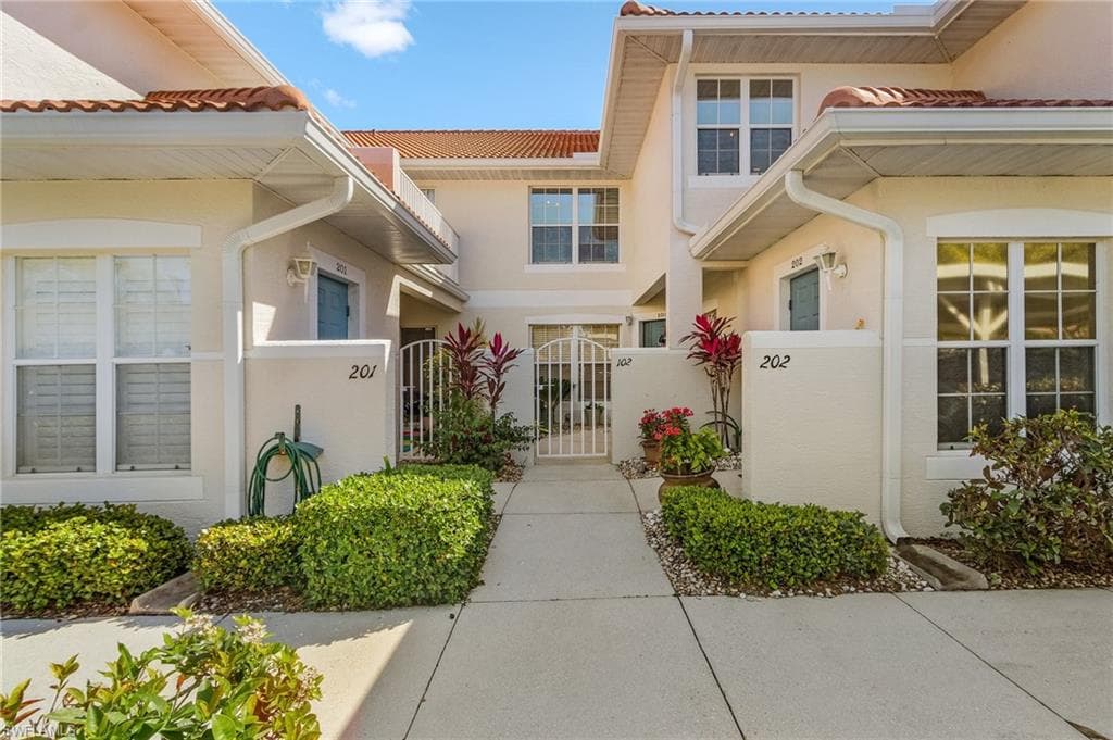 5010 Cedar Springs DR 202 NAPLES, FL 34110