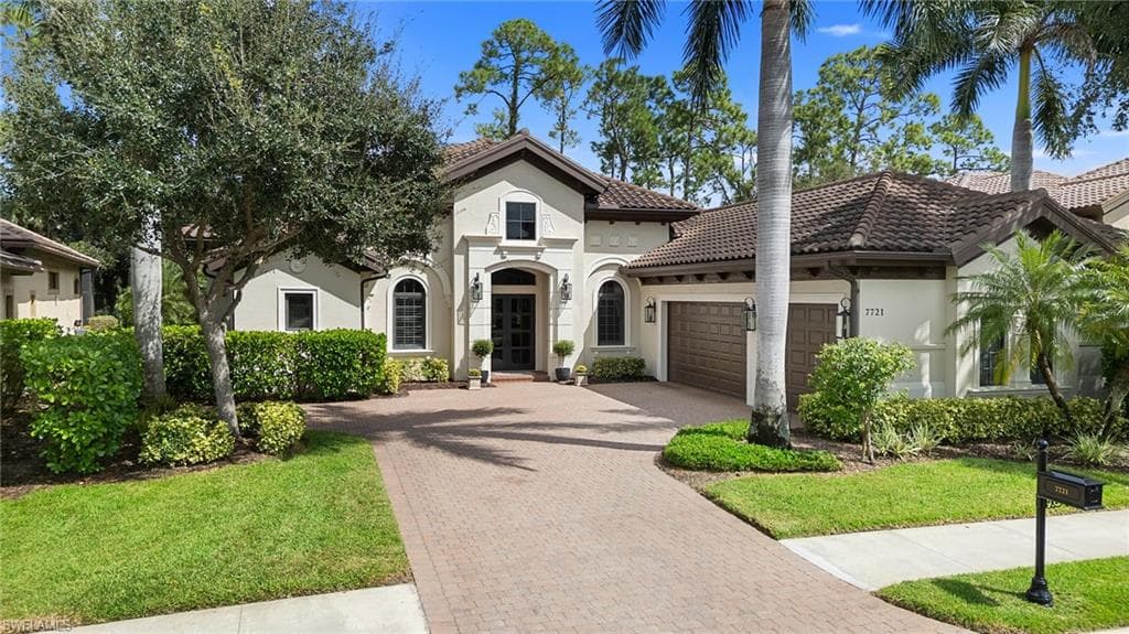 7721 Classics DR NAPLES, FL 34113