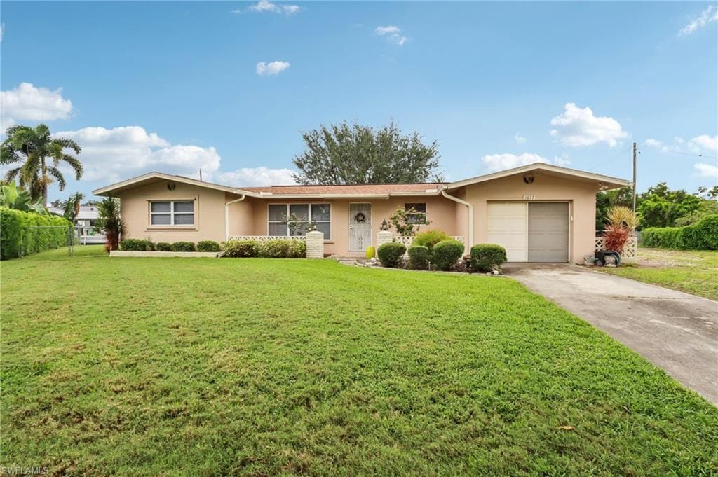 1037 Ione DR FORT MYERS, FL 33919