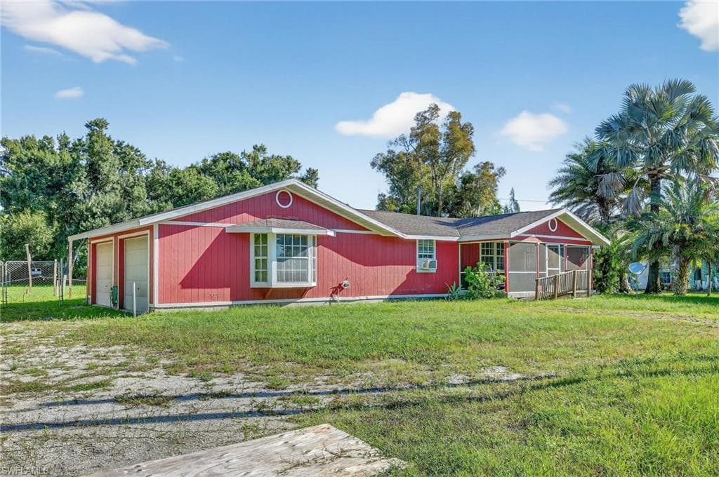 245 Hubbard AVE NORTH FORT MYERS, FL 33917