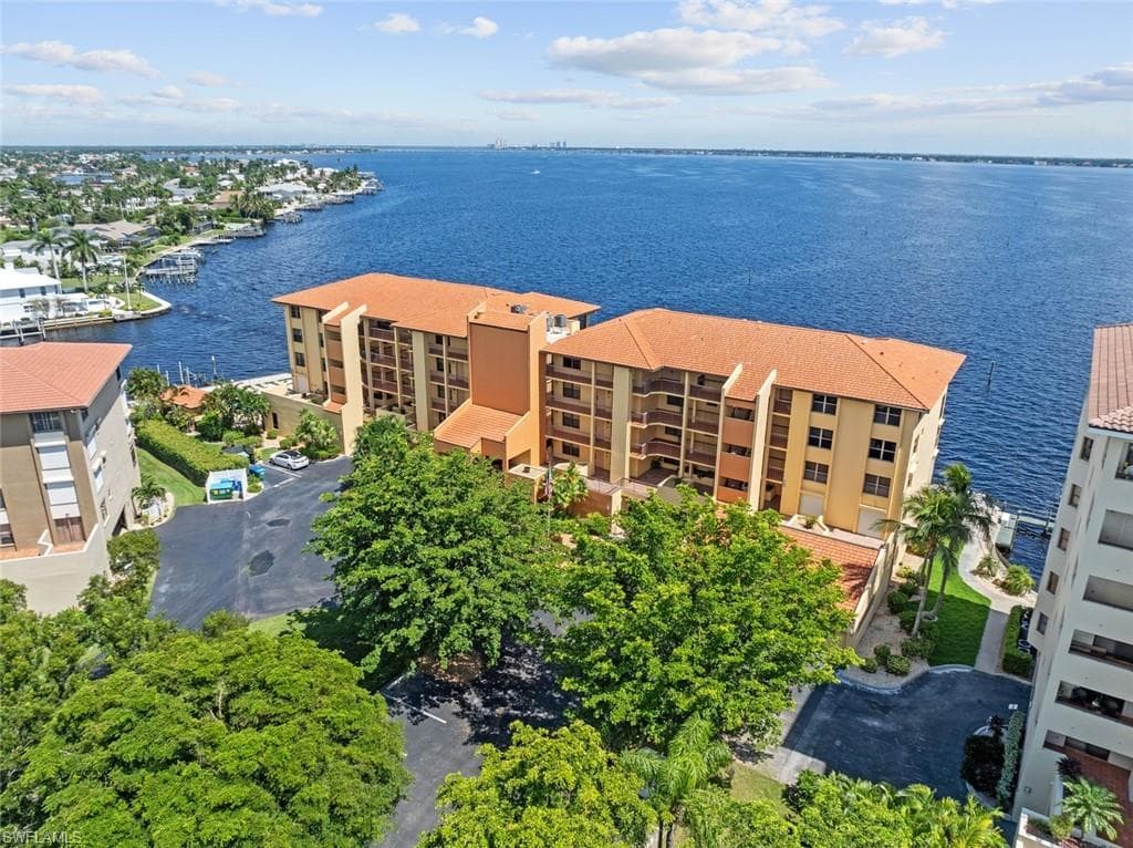 4015 SE 20th PL 206 CAPE CORAL, FL 33904