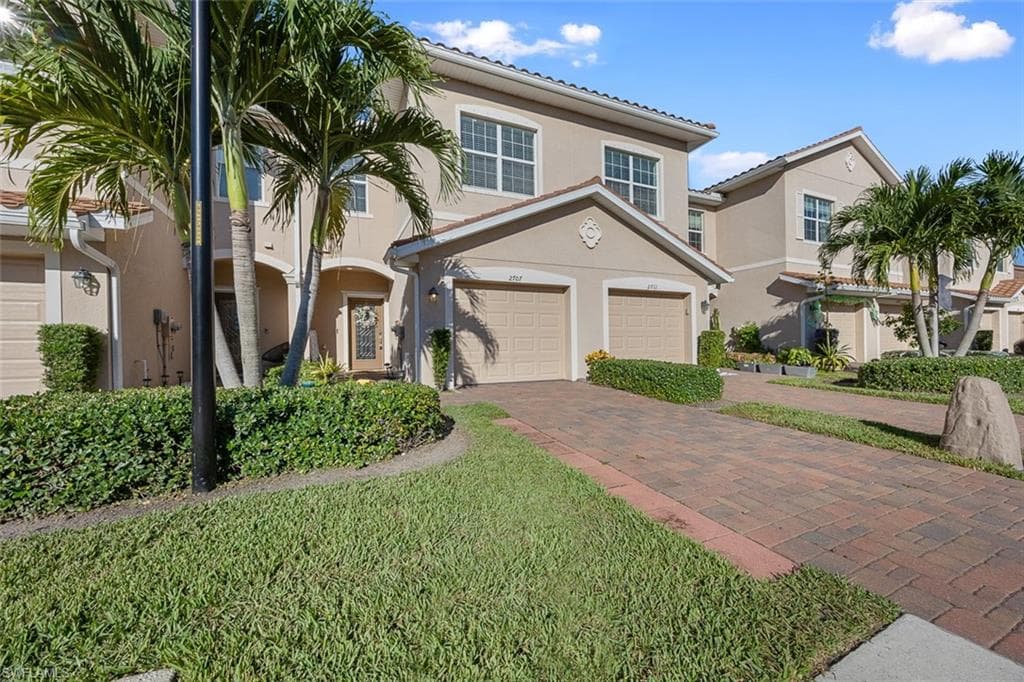 2707 Blossom WAY NAPLES, FL 34120