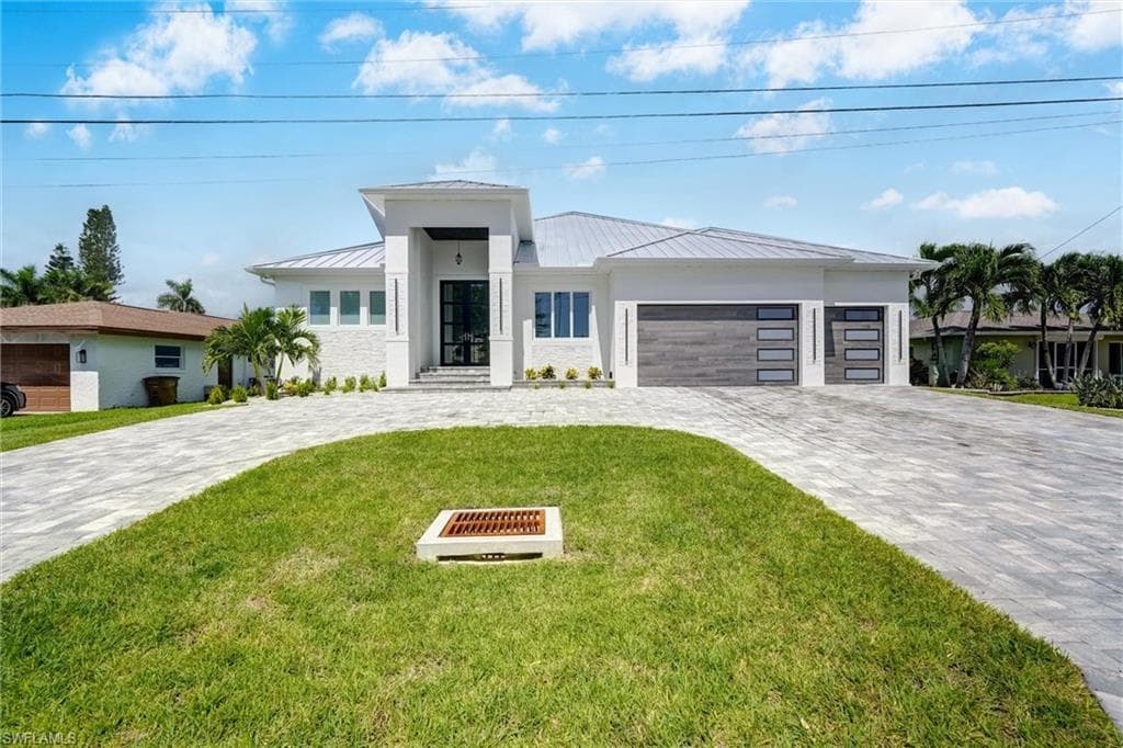 809 Miramar CT CAPE CORAL, FL 33904