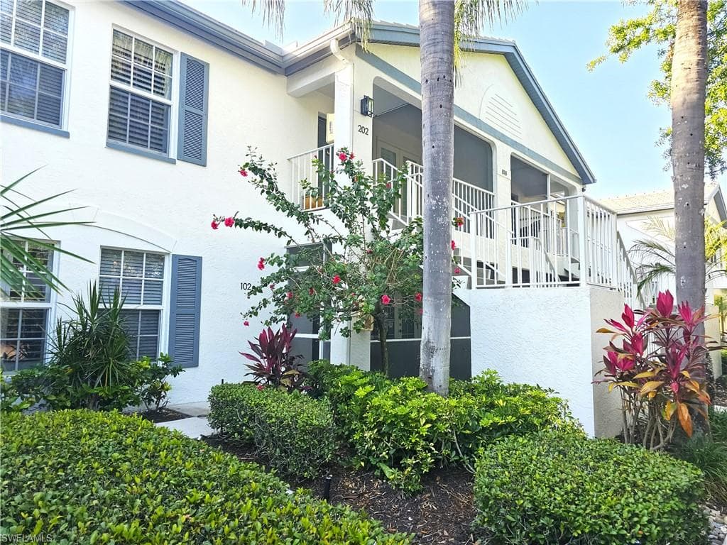 818 Tanbark DR 102 NAPLES, FL 34108