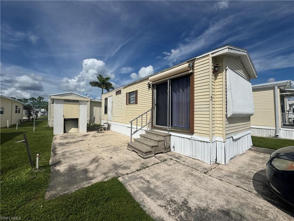 5 Fountain View BLVD NORTH FORT MYERS, FL 33903
