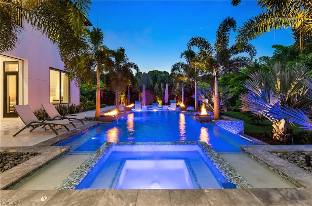 882 CASSENA RD NAPLES, FL 34108