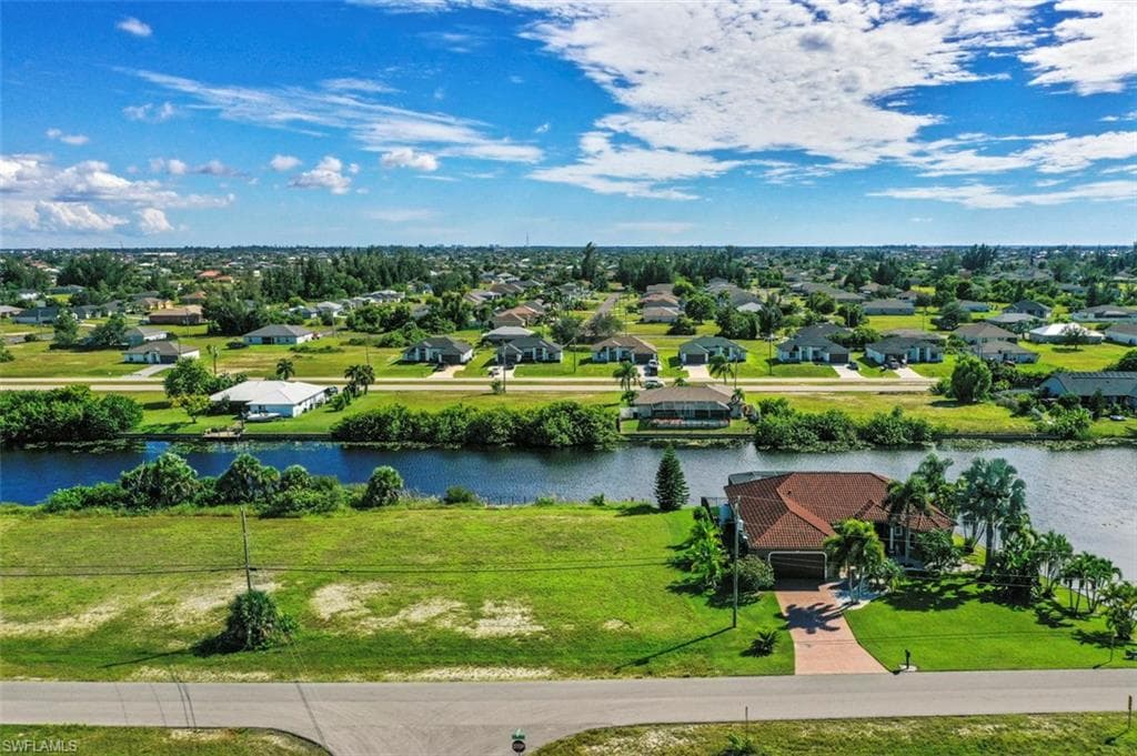 2700 14th TER CAPE CORAL, FL 33993