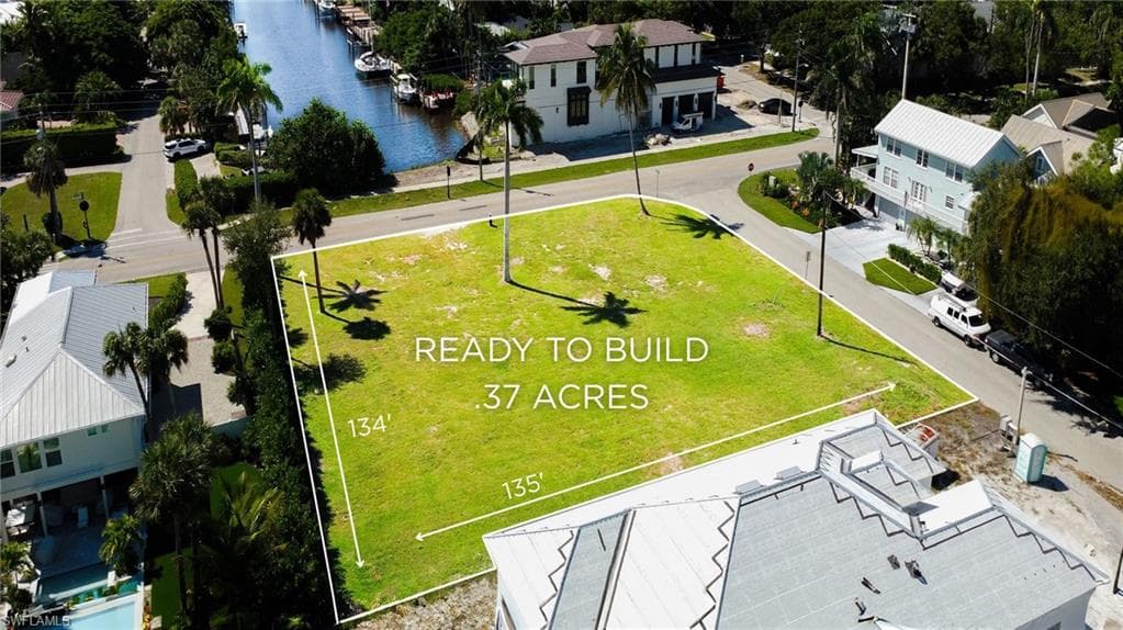 1427 Sandpiper ST NAPLES, FL 34102
