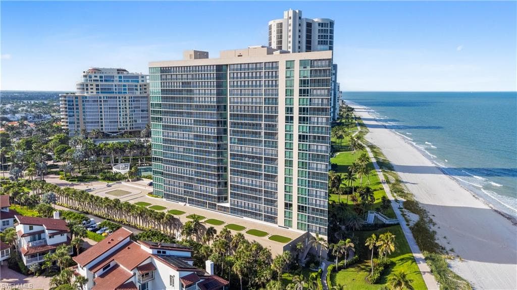 4651 Gulf Shore BLVD N 1805 NAPLES, FL 34103