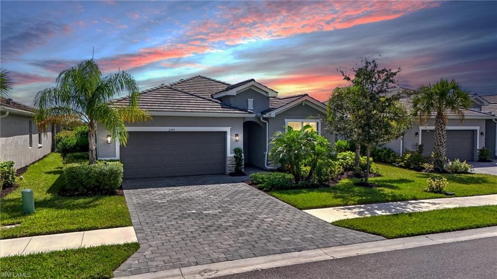 2184 Cara Cara WAY NAPLES, FL 34120