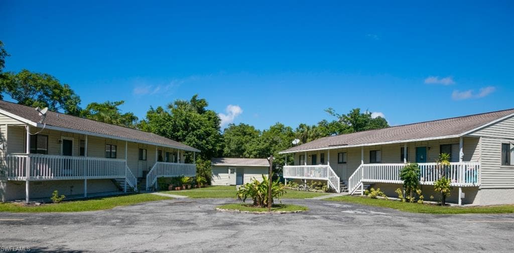 2455 Thomasson DR A NAPLES, FL 34112