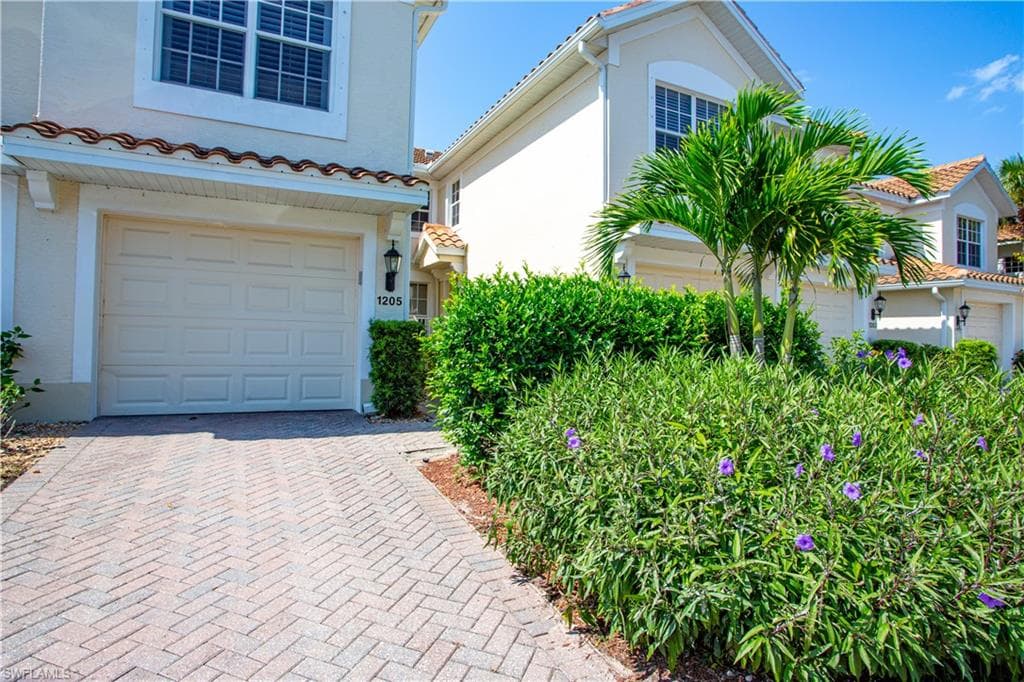1295 Henley ST 1205 NAPLES, FL 34105
