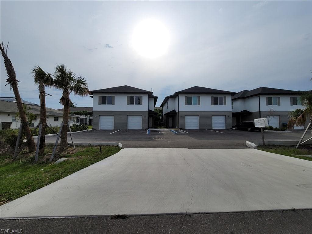 3519 SW Santa Barbara PL 30 CAPE CORAL, FL 33914