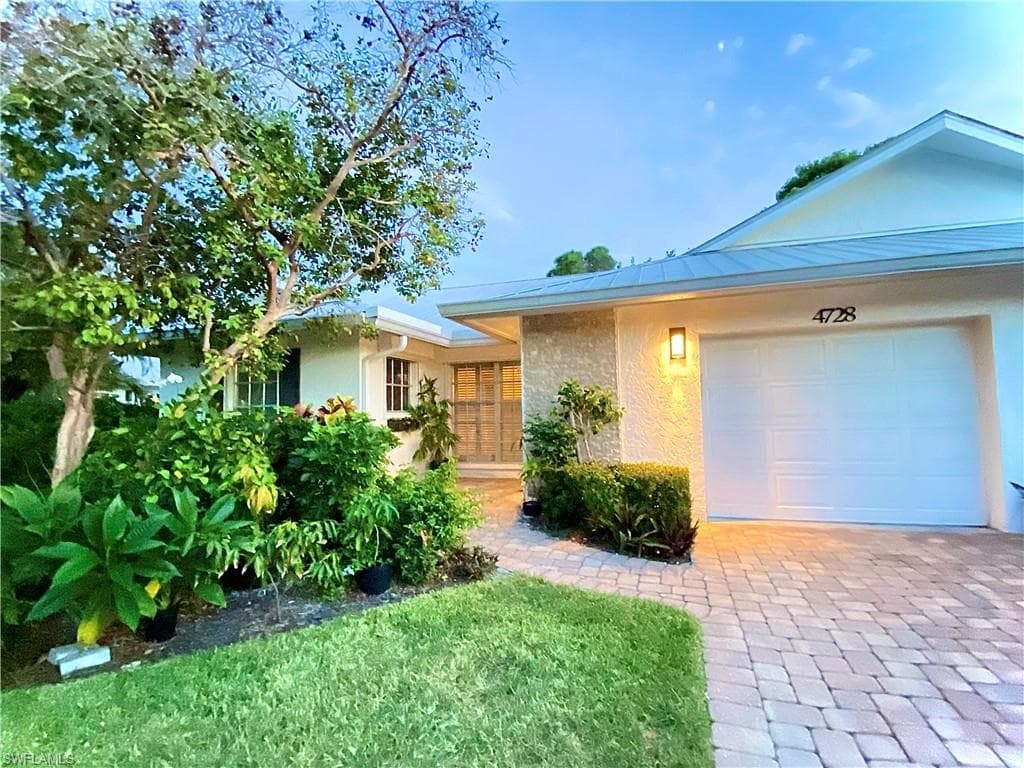 4728 West BLVD N8 NAPLES, FL 34103