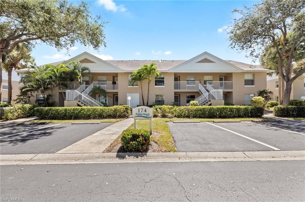 174 Pebble Shores DR 103 NAPLES, FL 34110