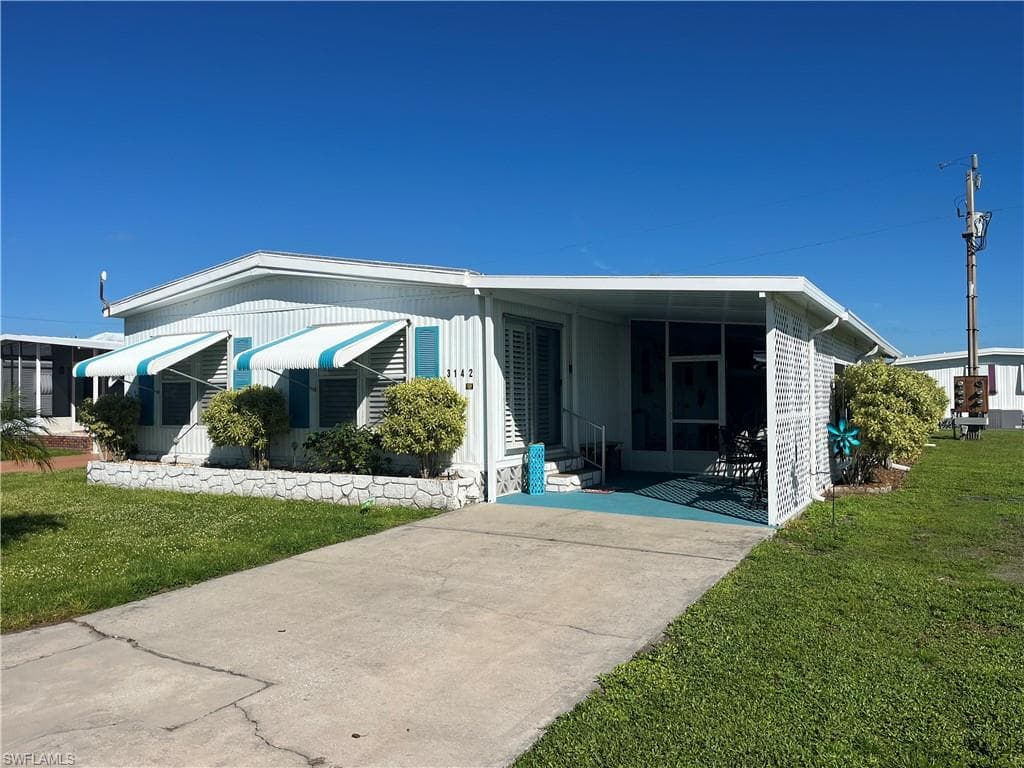 3142 Mercury LN NORTH FORT MYERS, FL 33903