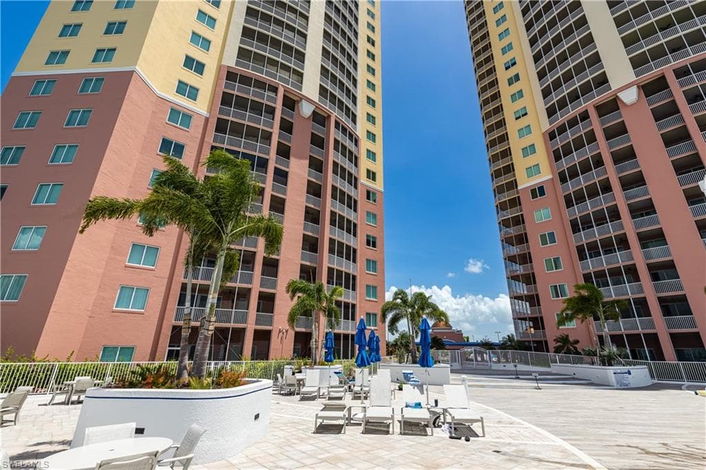 2743 1st ST 104 FORT MYERS, FL 33916