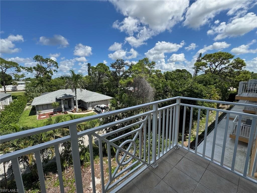 4400 Bonita Beachwalk DR C301 BONITA SPRINGS, FL 34134