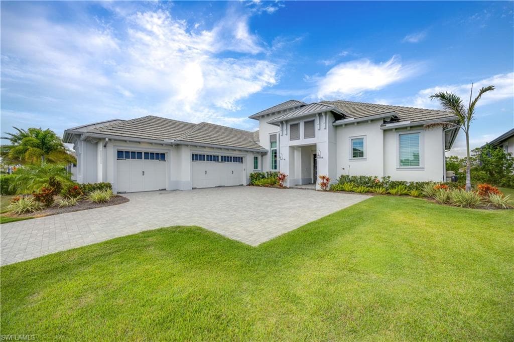 8781 Santo Domingo DR NAPLES, FL 34112