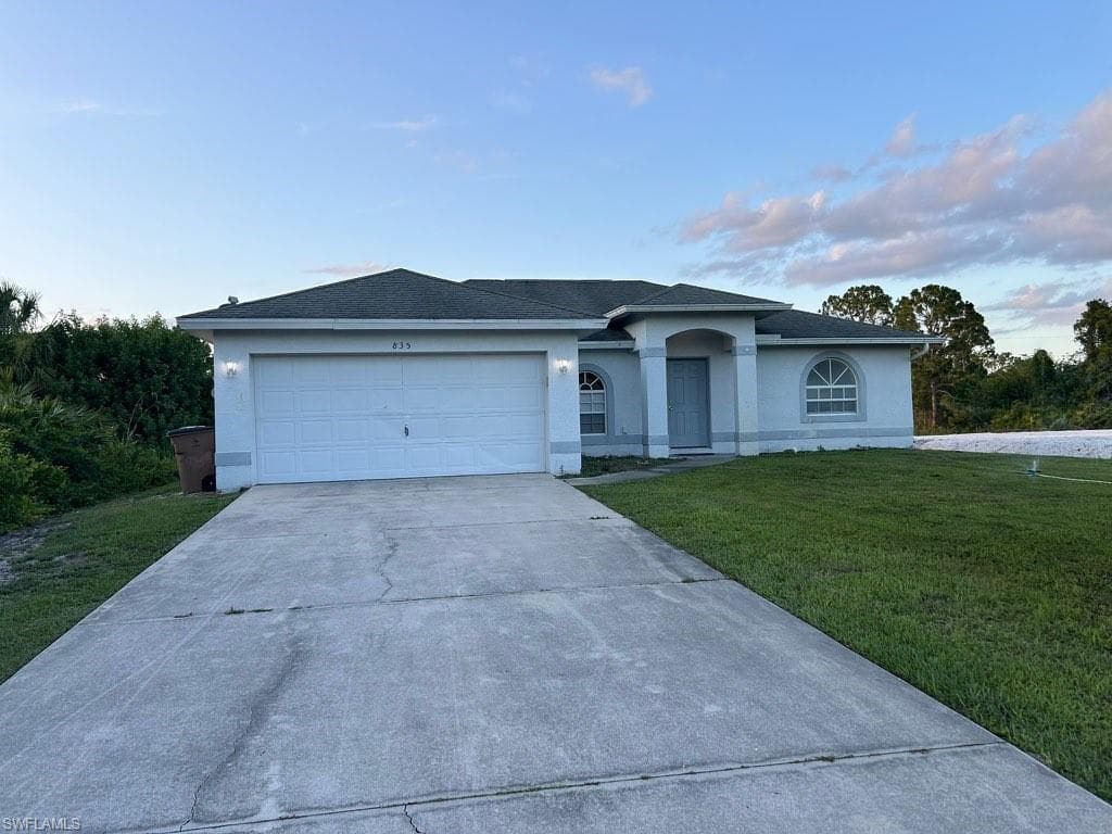 835 GRANT BLVD LEHIGH ACRES, FL 33974